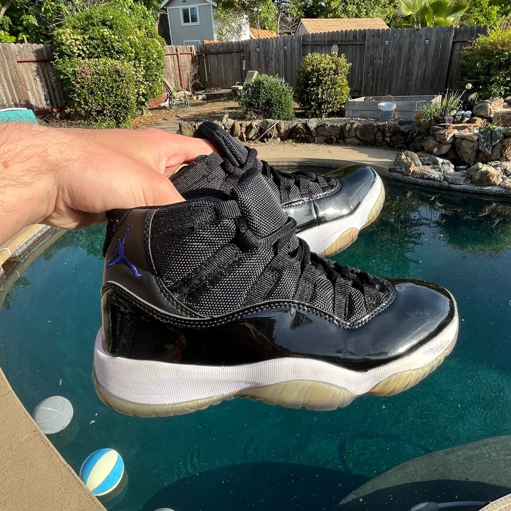 Air Jordan 11 Space Jam